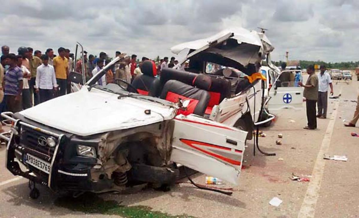 Chittoor: 4 dead, 2 injured in collision